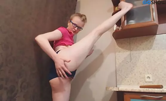 Bizarre Kitchen Playground Fisting Fantasies and Squirt Surprises